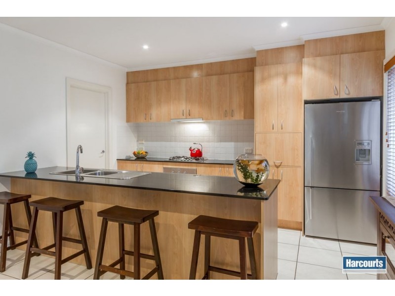 18 Sovereign Manors Crescent, Rowville VIC 3178