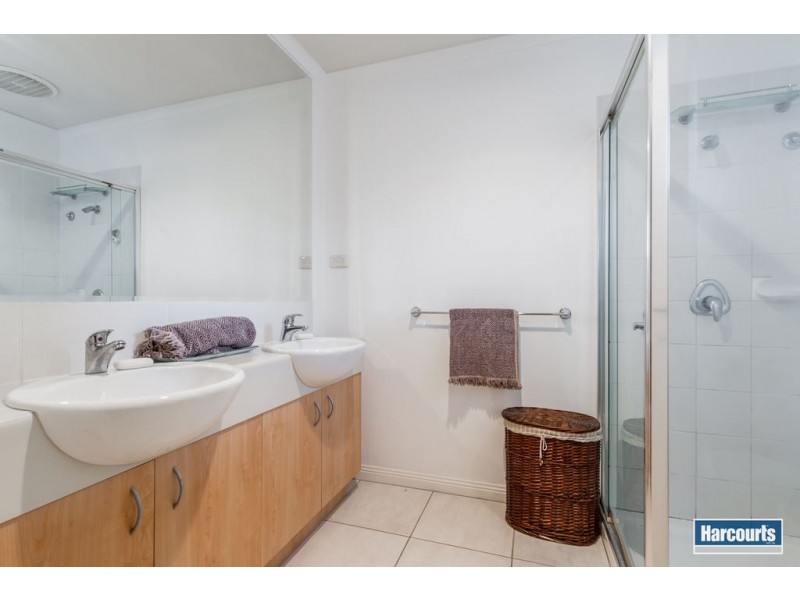 18 Sovereign Manors Crescent, Rowville VIC 3178