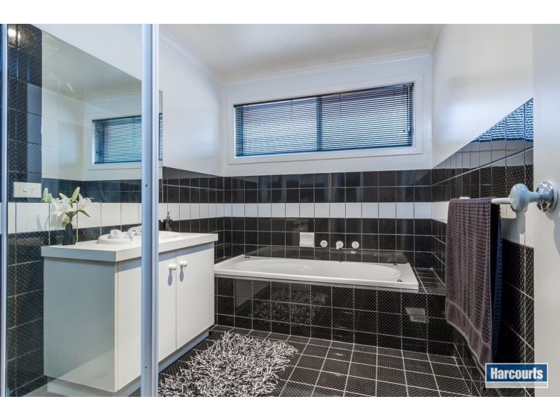 100 Wentworth Avenue, Rowville VIC 3178