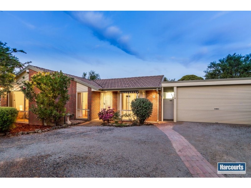 4 Barwon Court, Rowville VIC 3178
