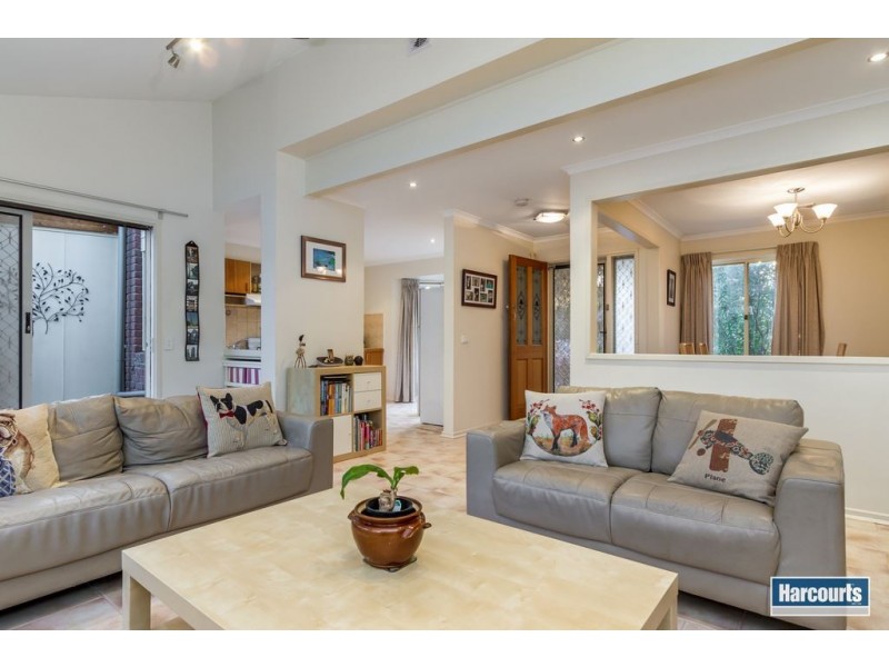 4 Barwon Court, Rowville VIC 3178