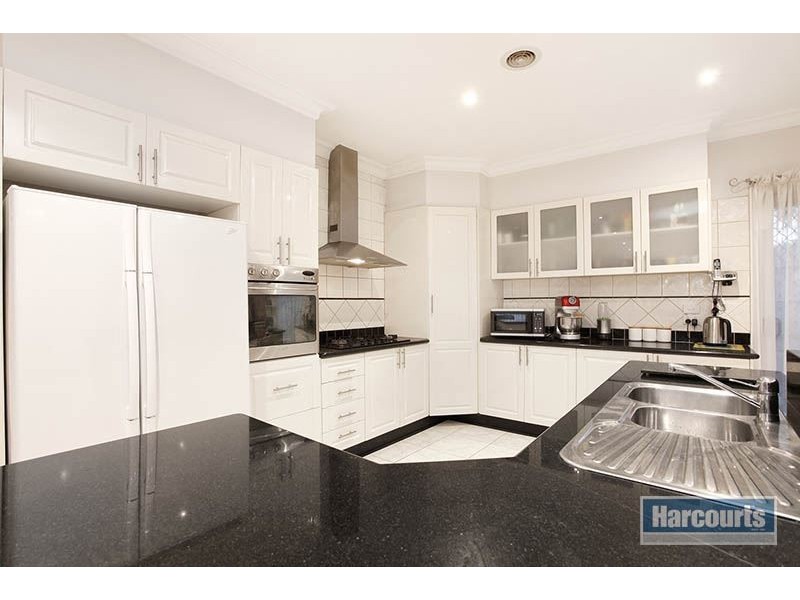 9 Bells Court, Wantirna South VIC 3152