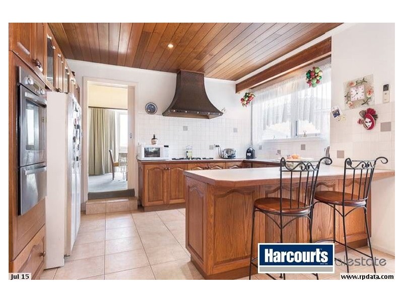 24 Sienna Crescent, Endeavour Hills VIC 3802