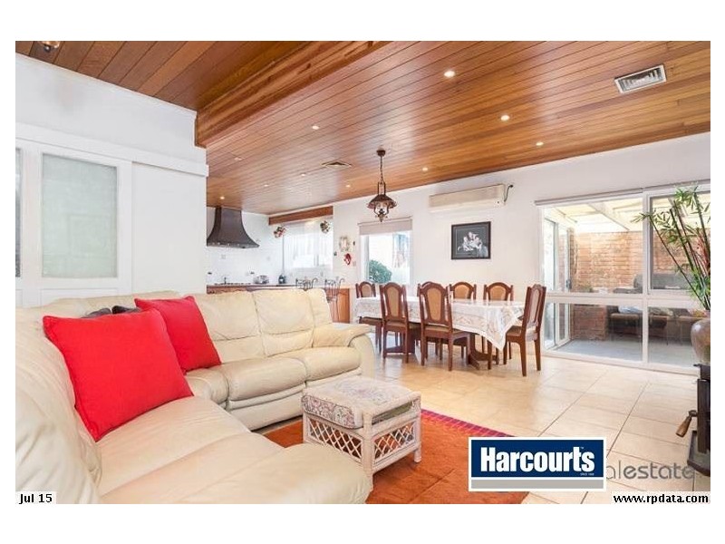 24 Sienna Crescent, Endeavour Hills VIC 3802