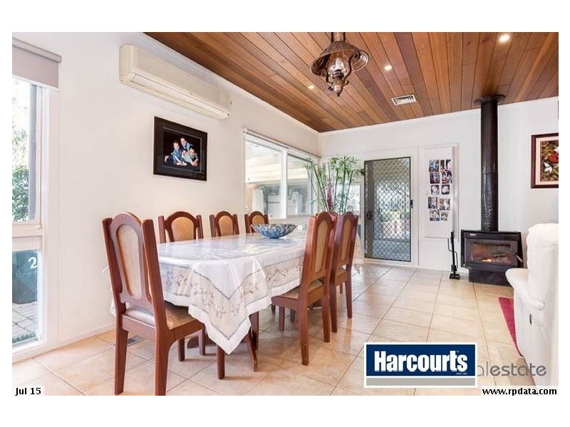 24 Sienna Crescent, Endeavour Hills VIC 3802