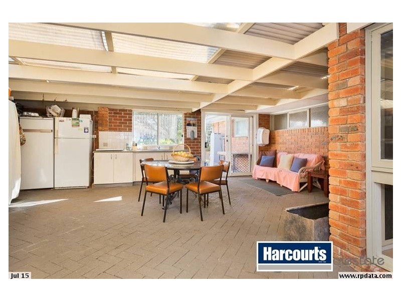 24 Sienna Crescent, Endeavour Hills VIC 3802