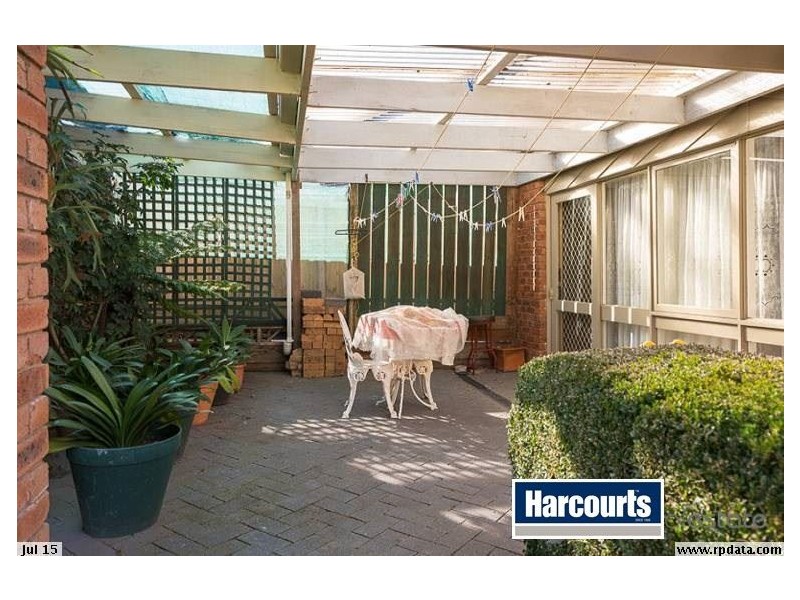 24 Sienna Crescent, Endeavour Hills VIC 3802