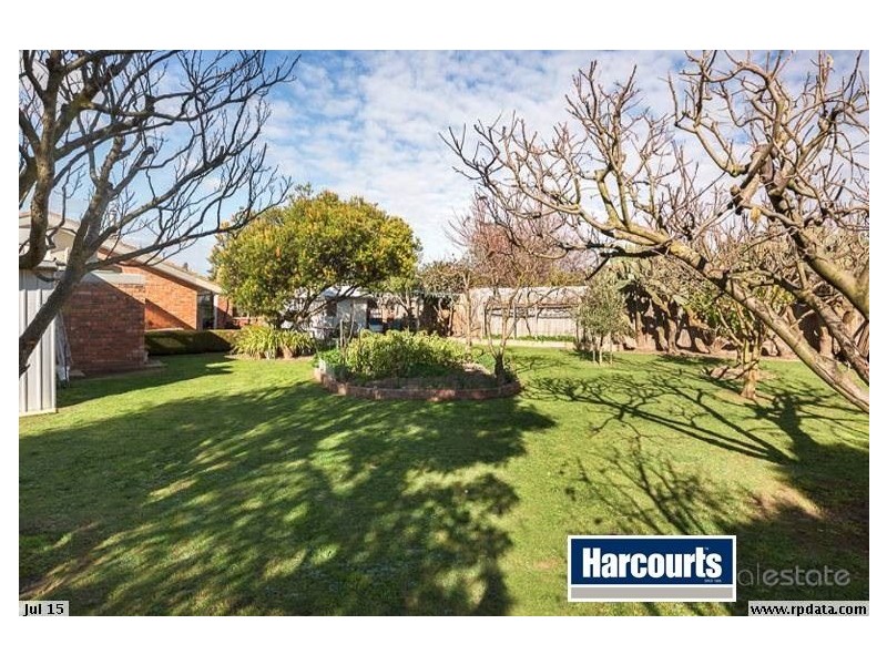 24 Sienna Crescent, Endeavour Hills VIC 3802