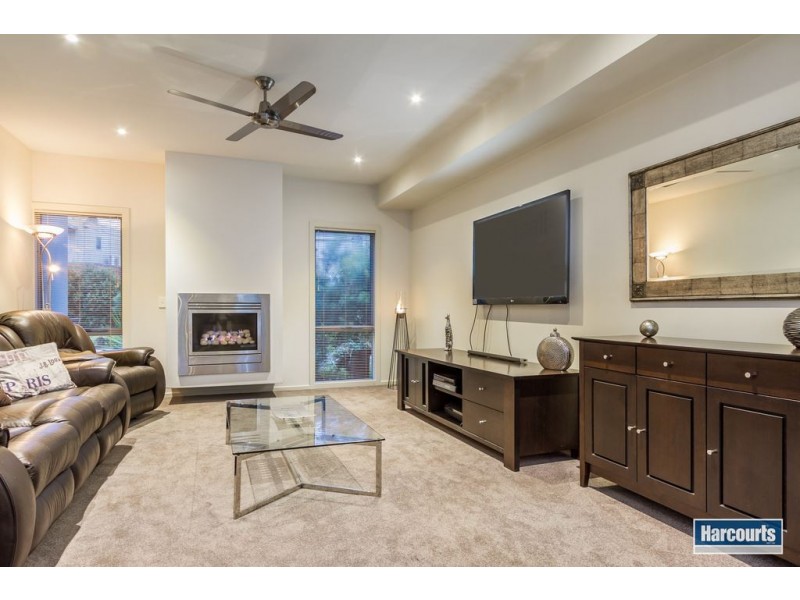 8 Moyhu Terrace, Rowville VIC 3178