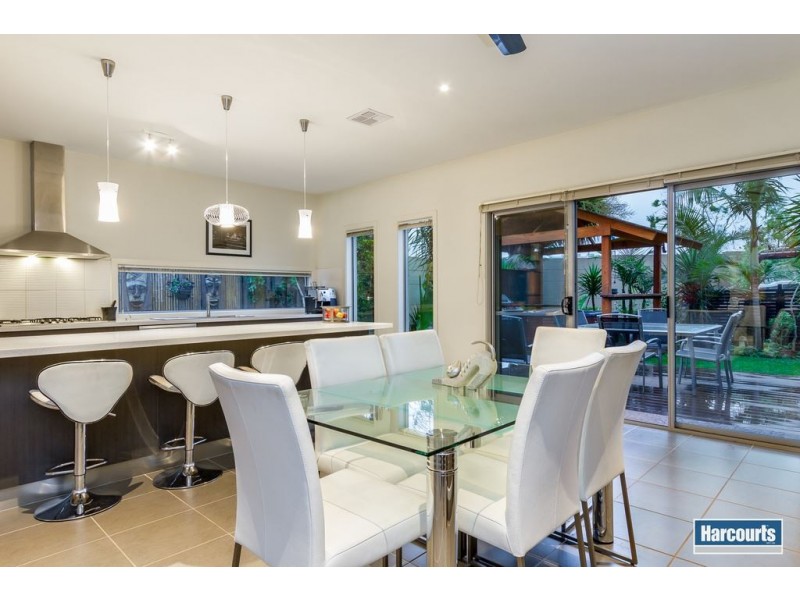 8 Moyhu Terrace, Rowville VIC 3178