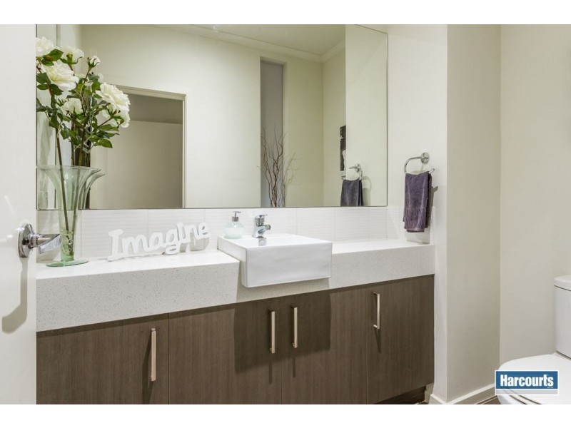 8 Moyhu Terrace, Rowville VIC 3178