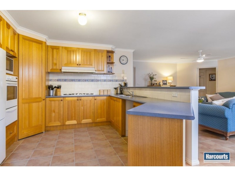 8 Legend Close, Rowville VIC 3178