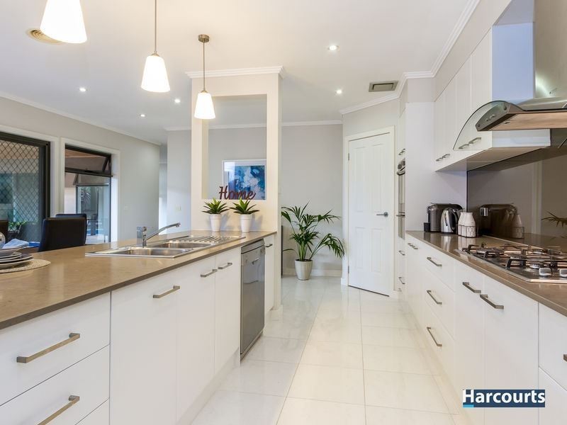 6 Ranceby Close, Rowville VIC 3178