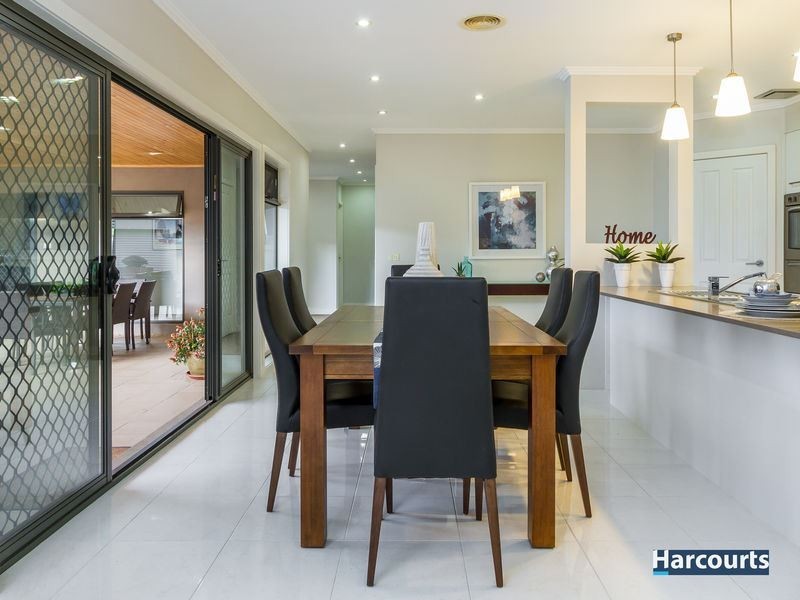 6 Ranceby Close, Rowville VIC 3178