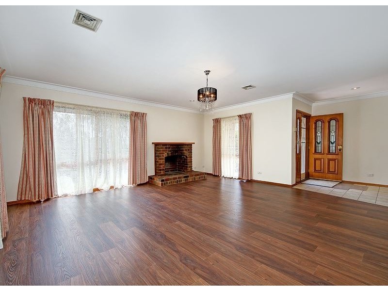 16 Cardinia Way, Rowville VIC 3178