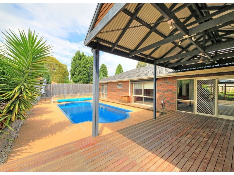 16 Cardinia Way, Rowville VIC 3178