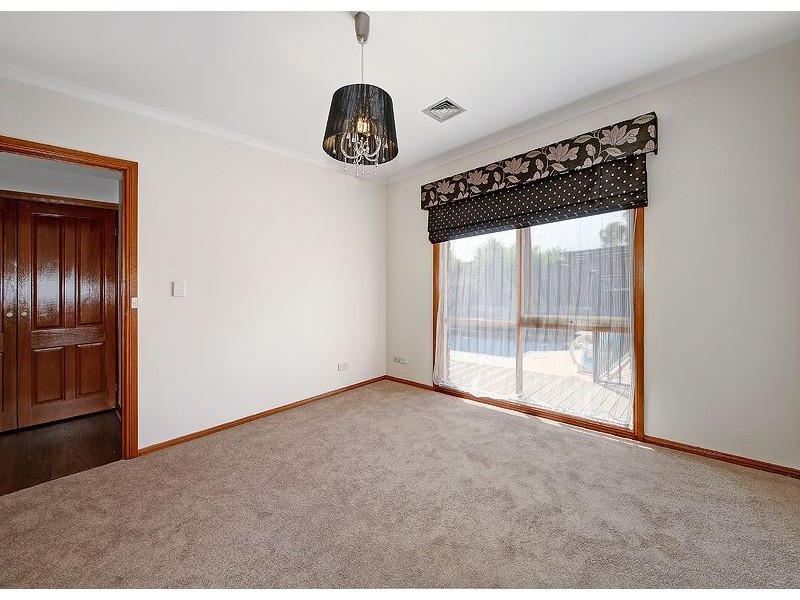 16 Cardinia Way, Rowville VIC 3178