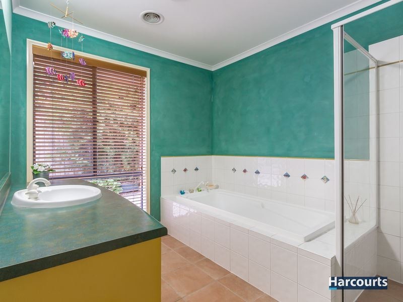 97 Oaktree Rise, Lysterfield VIC 3156