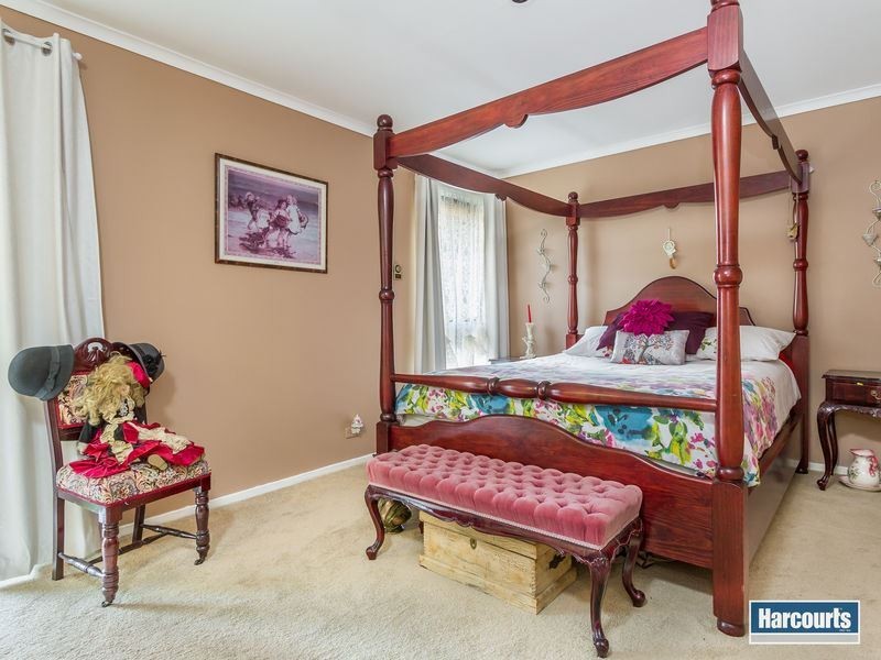 18 Windermere Drive, Ferntree Gully VIC 3156