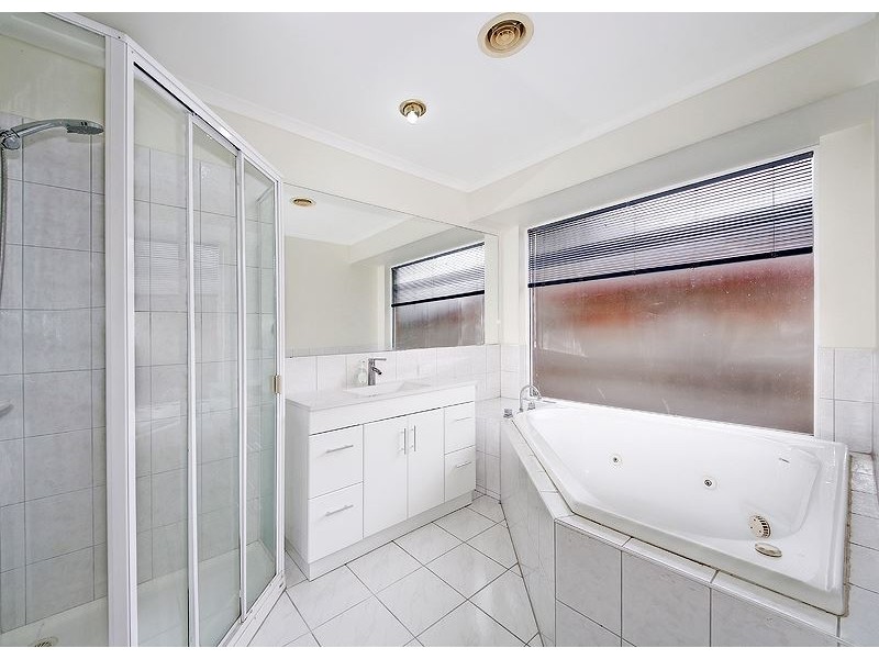 20 Clauscen Drive, Rowville VIC 3178