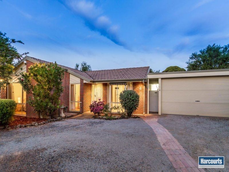 4 Barwon Court, Rowville VIC 3178