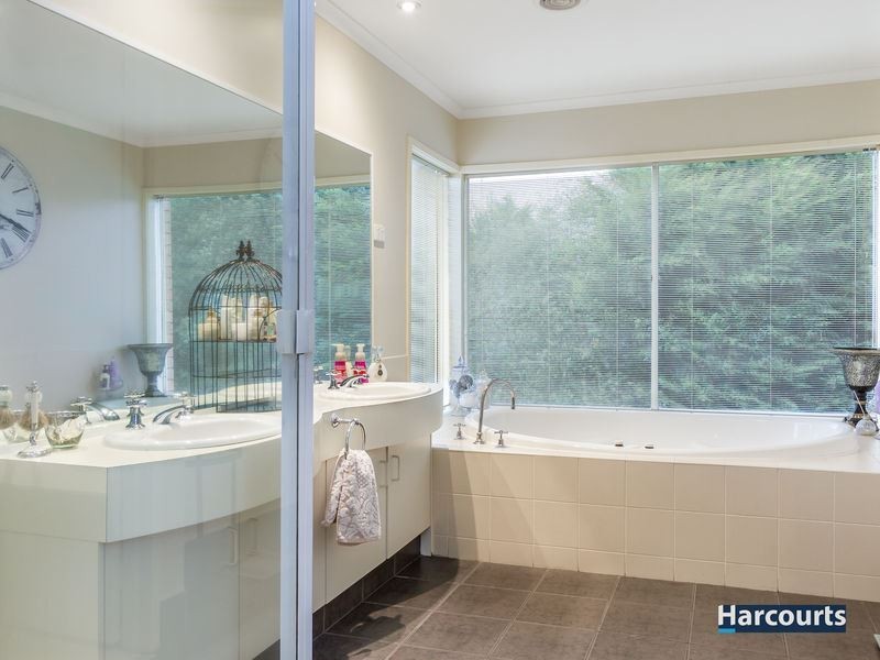 2 Sunrise Court, Lysterfield VIC 3156