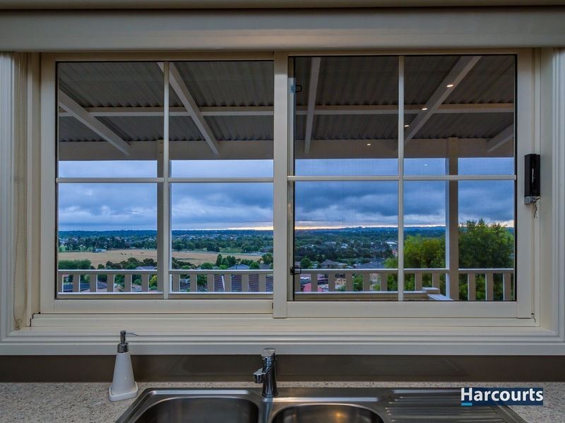 22 Leon Court, Ferntree Gully VIC 3156