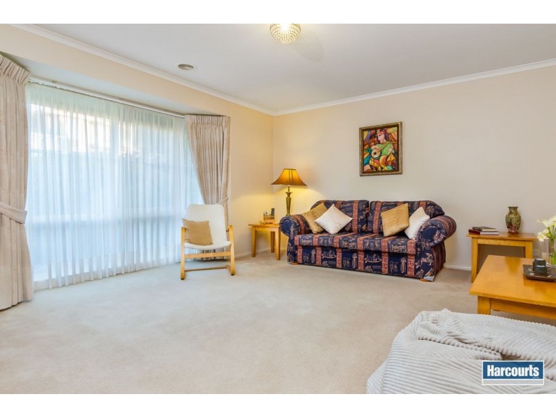 8 Legend Close, Rowville VIC 3178