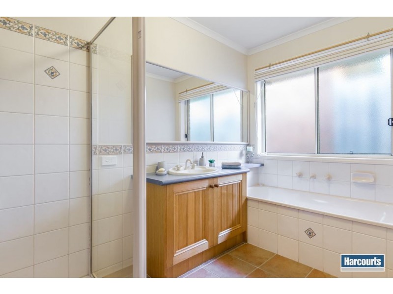 8 Legend Close, Rowville VIC 3178