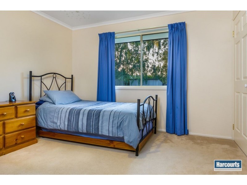 8 Legend Close, Rowville VIC 3178