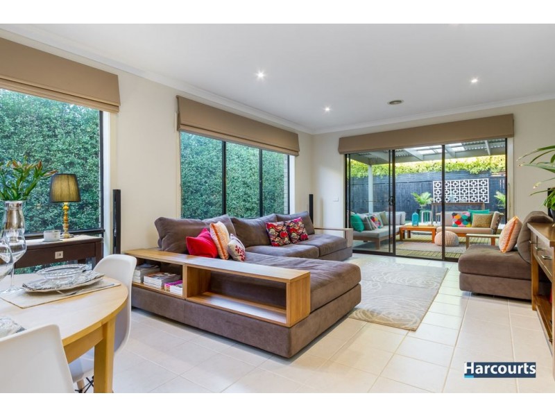 18 Monbulk Crescent, Rowville VIC 3178