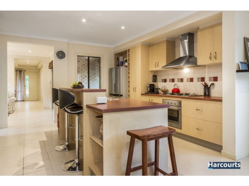18 Monbulk Crescent, Rowville VIC 3178