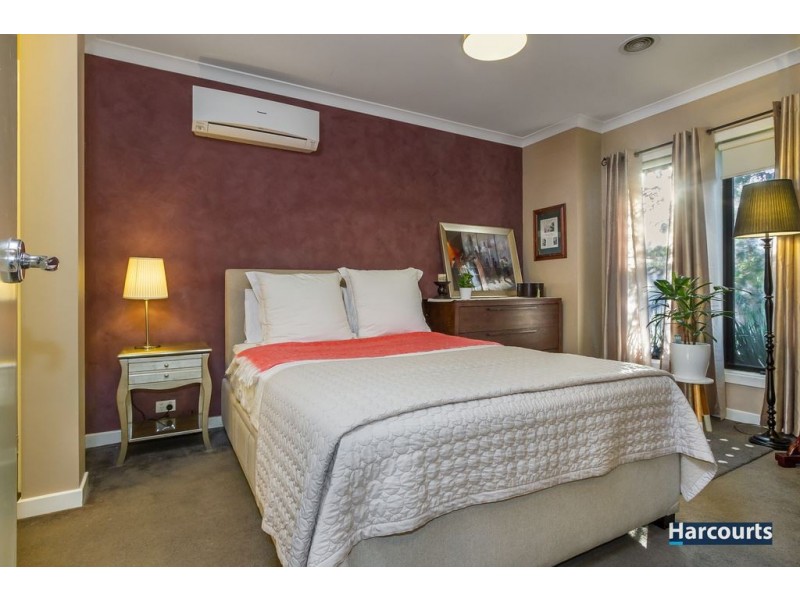 18 Monbulk Crescent, Rowville VIC 3178