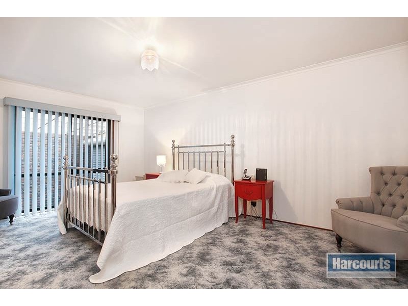 1 Yvette Drive, Rowville VIC 3178