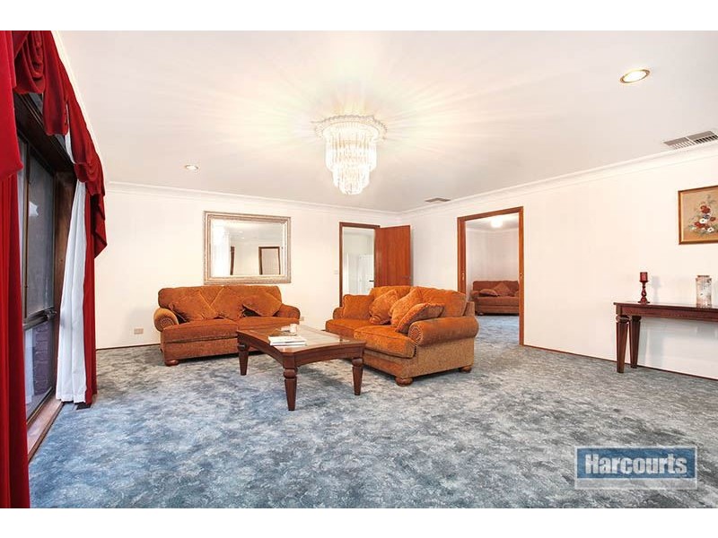 1 Yvette Drive, Rowville VIC 3178