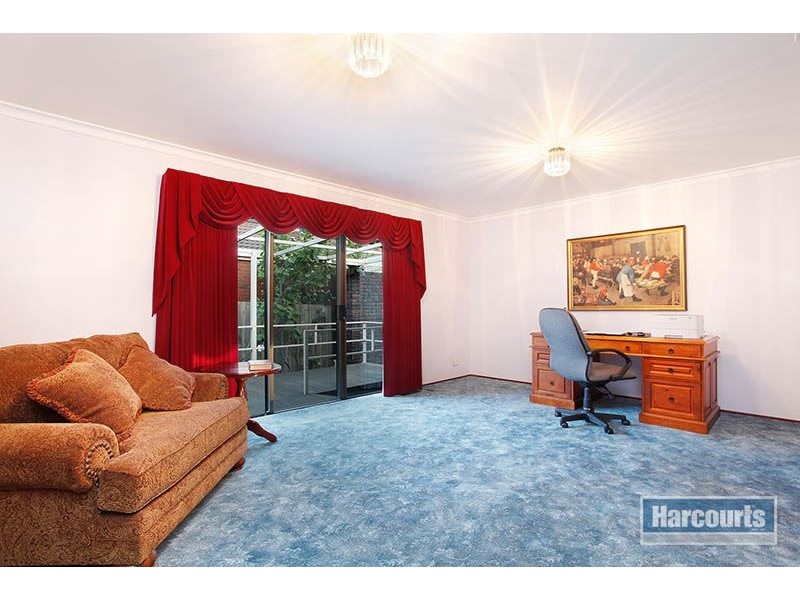 1 Yvette Drive, Rowville VIC 3178