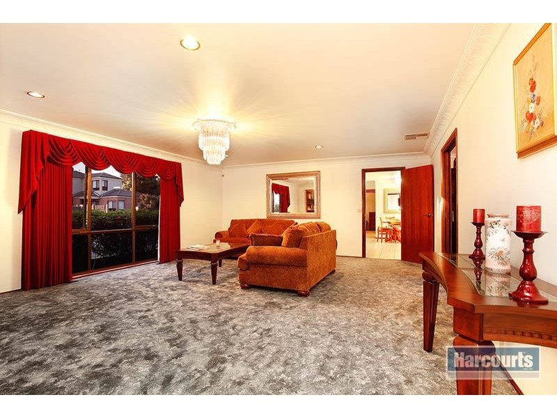 1 Yvette Drive, Rowville VIC 3178