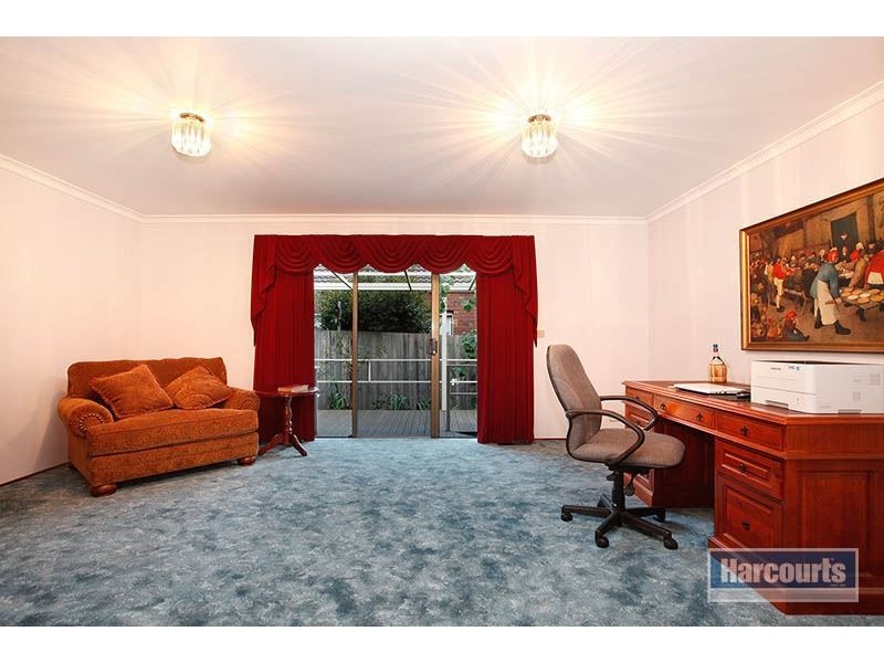 1 Yvette Drive, Rowville VIC 3178