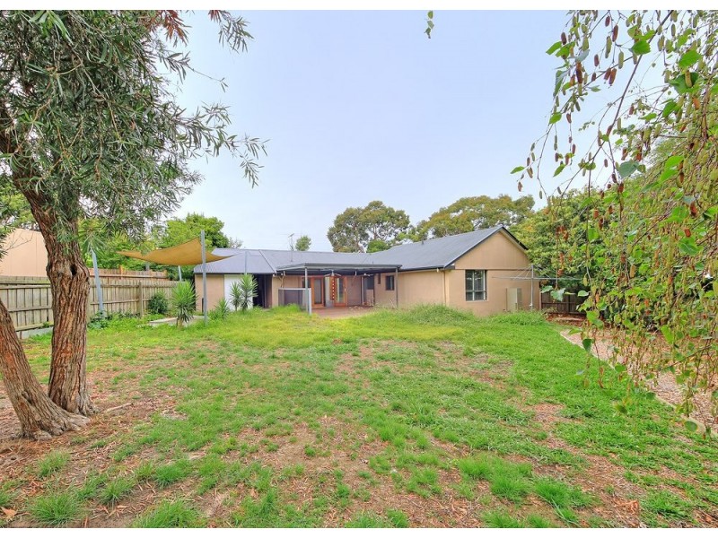 1 Lloyd Street, Knoxfield VIC 3180