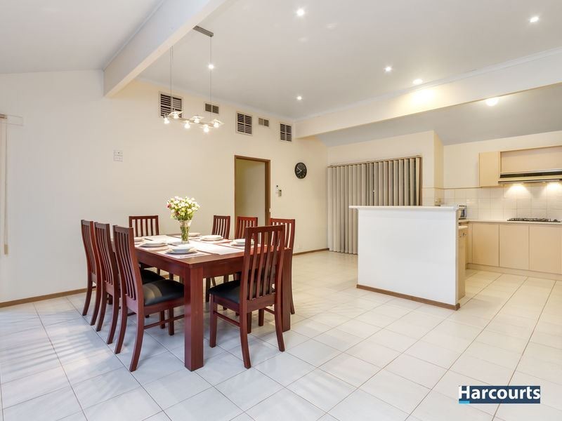 137 Dandelion Drive, Rowville VIC 3178