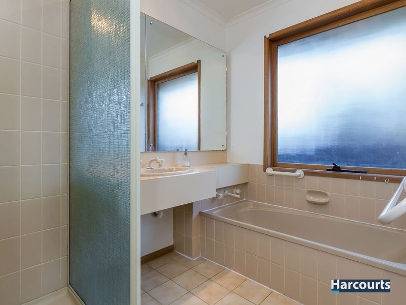 137 Dandelion Drive, Rowville VIC 3178