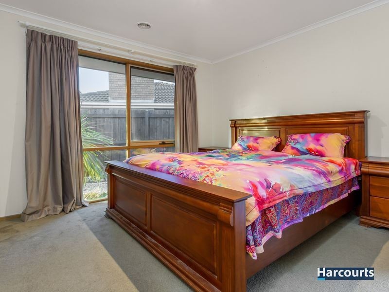 137 Dandelion Drive, Rowville VIC 3178
