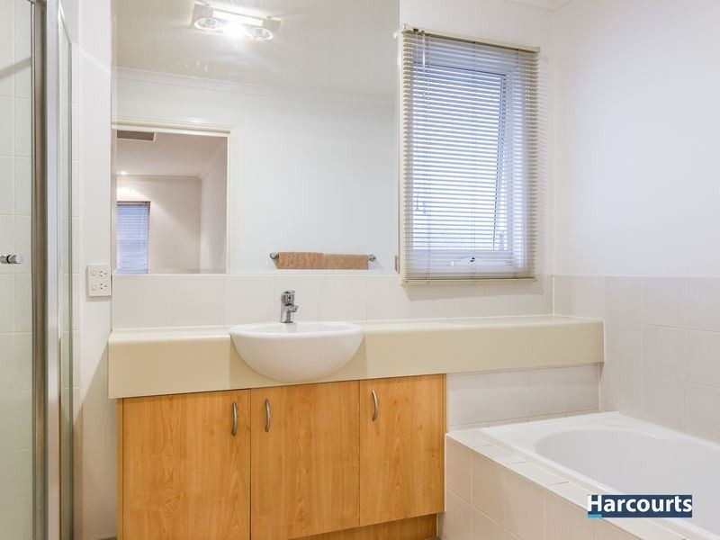 48 Sovereign Manors Crescent, Rowville VIC 3178