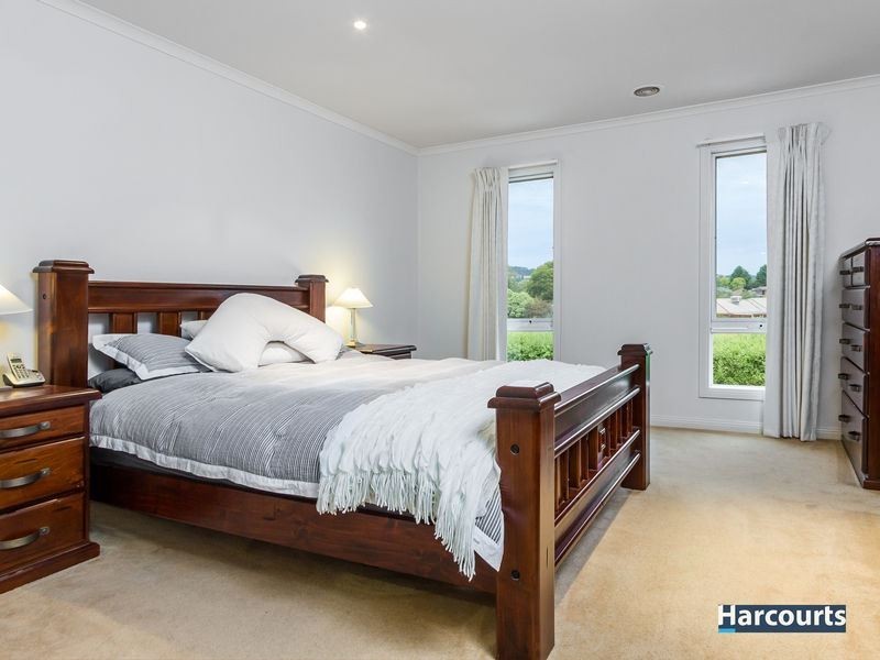 48 Sovereign Manors Crescent, Rowville VIC 3178