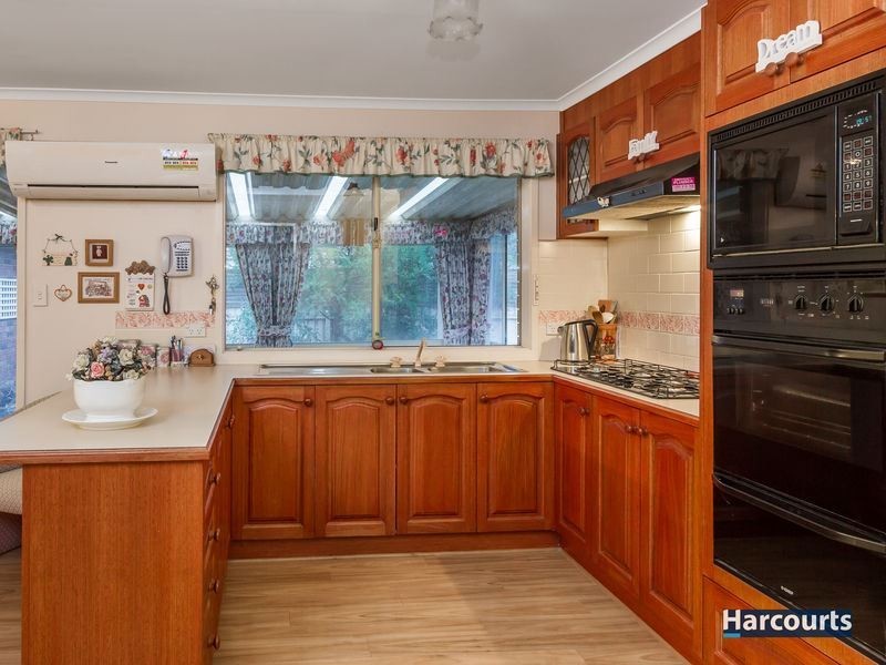 11 Wattle Bird Place, Knoxfield VIC 3180
