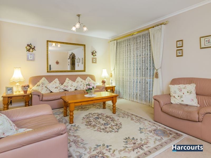 11 Wattle Bird Place, Knoxfield VIC 3180