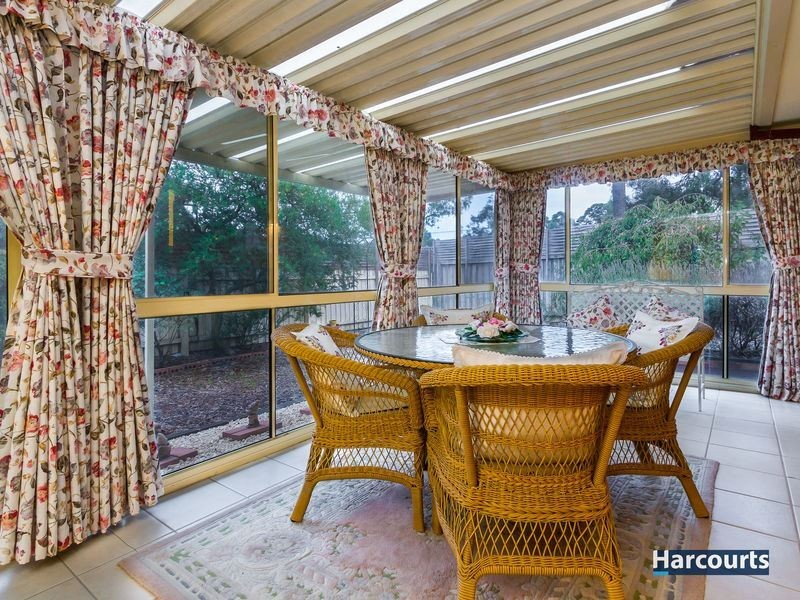 11 Wattle Bird Place, Knoxfield VIC 3180