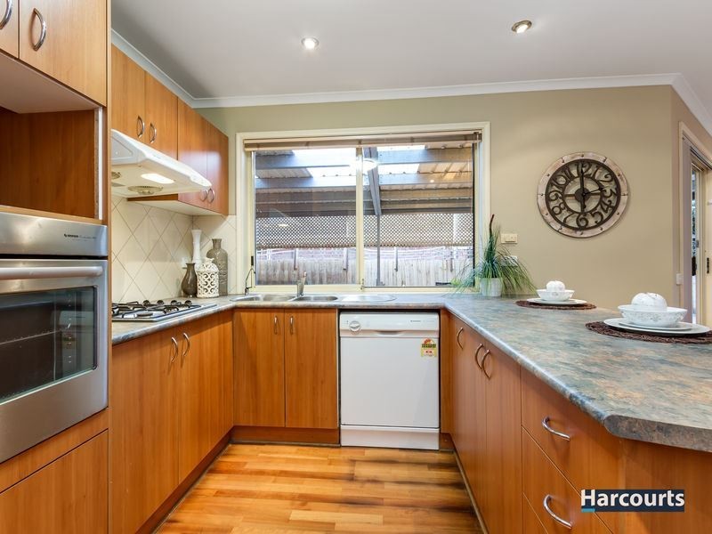 21 Quail Way, Rowville VIC 3178