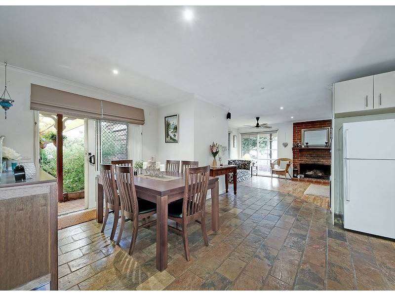 9 Metcalf Crescent, Rowville VIC 3178