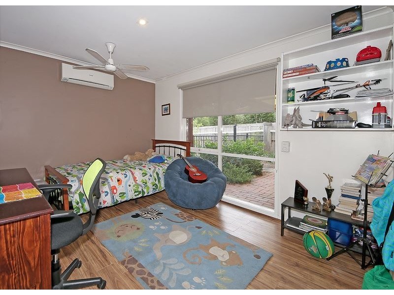 9 Metcalf Crescent, Rowville VIC 3178